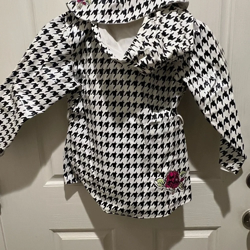 The‎ English roses polka dot raincoat